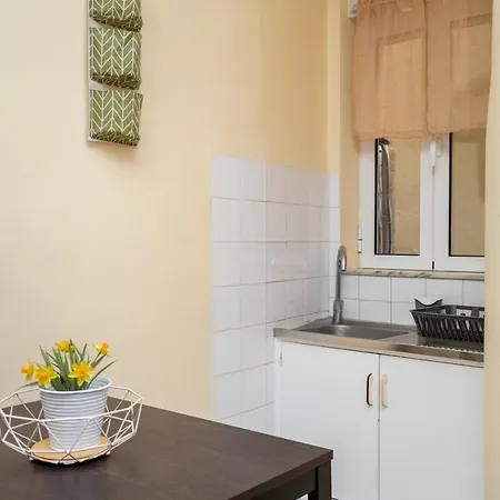 Cozy One Bedroom Apt In Historic Location - Carmo Lisbon Exterior photo